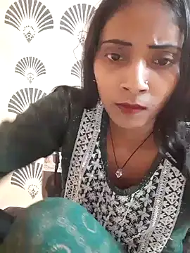 Snapshot of Divya-2007 chatting on 02-21-25, 04:37 Divya-2007 online show from 02-21-25, 04:37