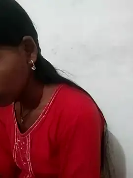 Snapshot of Divya-2007 chatting on 02-01-26, 10:47 Divya-2007 online show from 02-01-26, 10:47