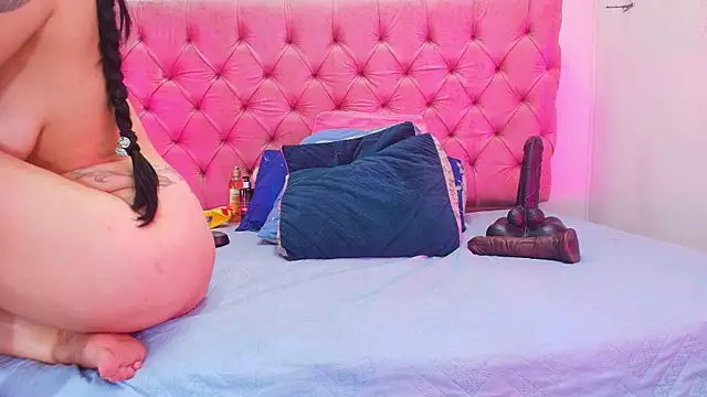 Auroraa miller online show from 09-14-25, 11:53