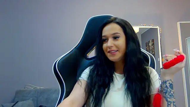 Snapshot of Eva_Lovvia_ chatting on 03-11-25, 09:37 Eva Lovvia  online show from 03-11-25, 09:37