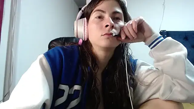 Snapshot of MARIELSINS_AND_DAIKIJACK chatting on 02-12-25, 01:09 MARIELSINS AND DAIKIJACK online show from 02-12-25, 01:09