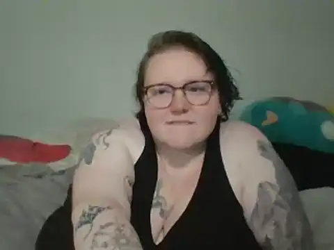 Snapshot of CorgiGodez98 chatting on 02-14-25, 07:38 CorgiGodez98 online show from 02-14-25, 07:38
