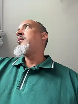 Snapshot of TheConfidentialClub chatting on 09-30-25, 04:34 TheConfidentialClub online show from 09-30-25, 04:34