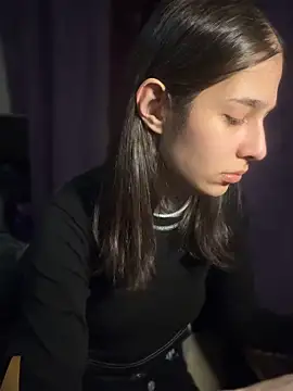 mollyEXD online show from 11-20-25, 01:33