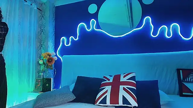 JeanneSabatier online show from 04-20-26, 07:48