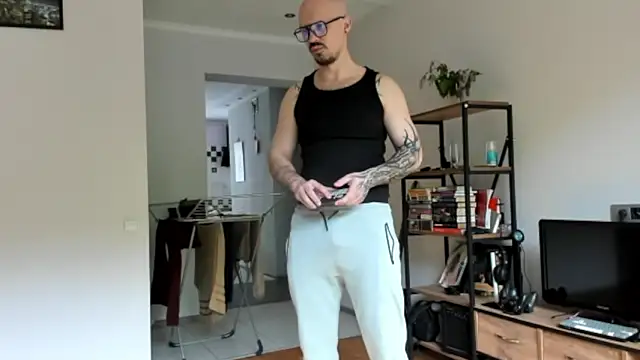 AssHunter4k online show from 05-16-26, 10:36