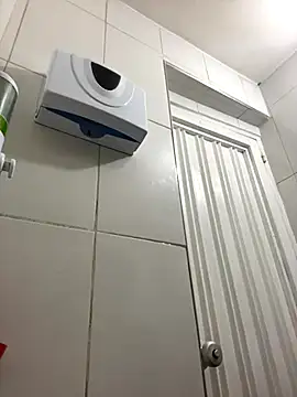 Miia Jazmin online show from 10-06-25, 04:04