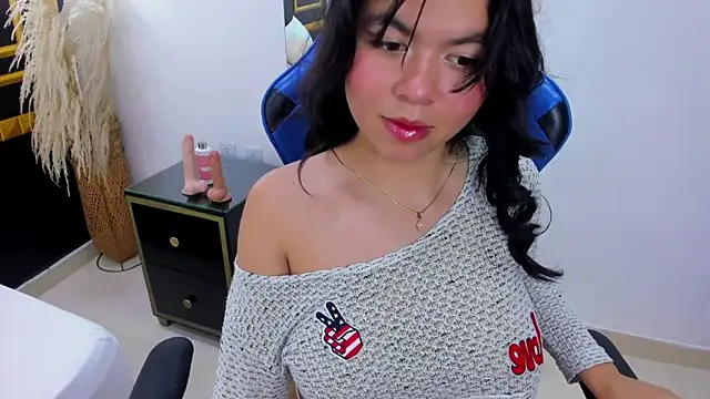 adarna13  online show from 11-24-25, 08:08