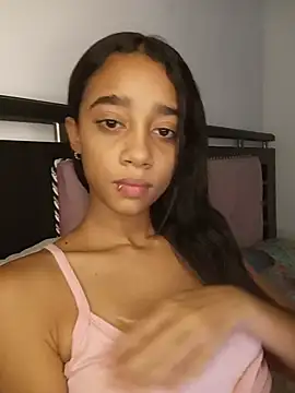 Snapshot of Zoe_Sweett18 chatting on 07-06-26, 06:43 Zoe Sweett18 online show from 07-06-26, 06:43