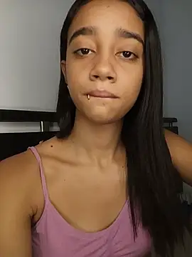 Snapshot of Zoe_Sweett18 chatting on 07-28-26, 02:24 Zoe Sweett18 online show from 07-28-26, 02:24