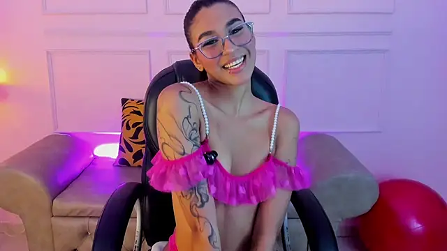 Snapshot of Dana_Paula chatting on 09-21-25, 07:48 Dana Paula online show from 09-21-25, 07:48