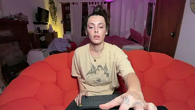 Snapshot of bunnierotten chatting on 12-18-25, 05:13 bunnierotten online show from 12-18-25, 05:13