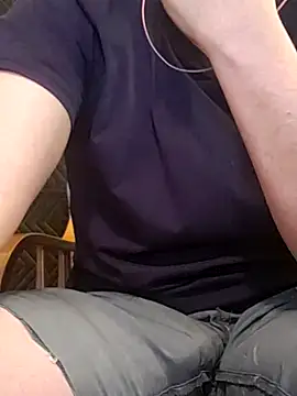 Snapshot of almighty_d chatting on 02-21-25, 04:29 almighty d online show from 02-21-25, 04:29