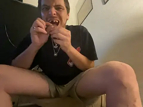 Snapshot of almighty_d chatting on 09-26-25, 04:38 almighty d online show from 09-26-25, 04:38