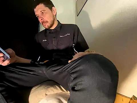 Snapshot of almighty_d chatting on 11-08-25, 06:02 almighty d online show from 11-08-25, 06:02