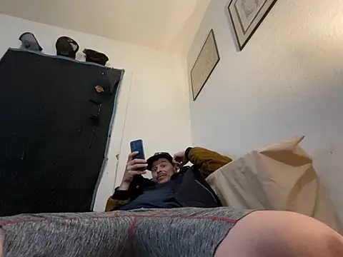 Snapshot of almighty_d chatting on 12-02-25, 06:41 almighty d online show from 12-02-25, 06:41