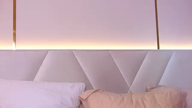 KiraBarlows online show from 03-07-25, 10:32