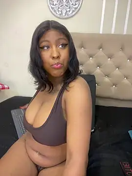 Snapshot of yelicampbell chatting on 03-17-25, 03:14 yelicampbell online show from 03-17-25, 03:14