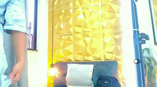 Kendra Diiaz online show from 02-04-25, 11:38