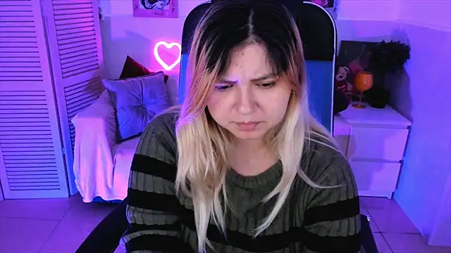 DiaAngell online show from 10-21-25, 07:47