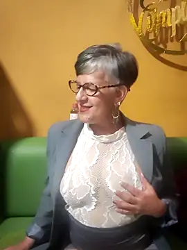 ilonna2025 online show from 03-19-26, 10:47