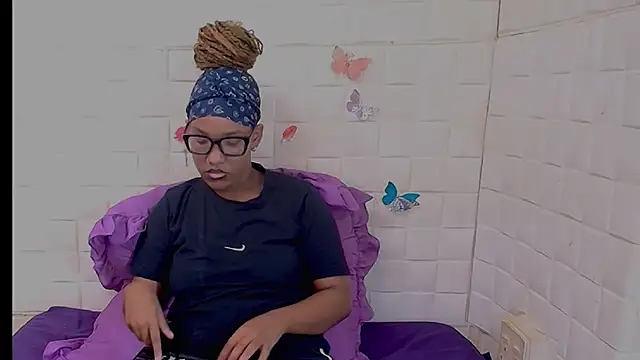 EroticSexyPrada online show from 02-15-26, 06:15