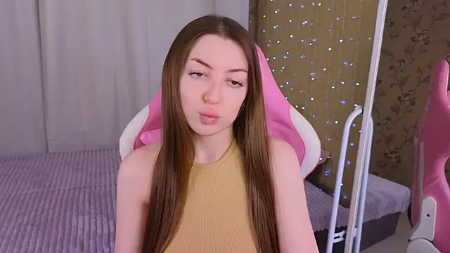 Snapshot of Ann_moon__ chatting on 01-18-25, 11:21 Ann moon online show from 01-18-25, 11:21