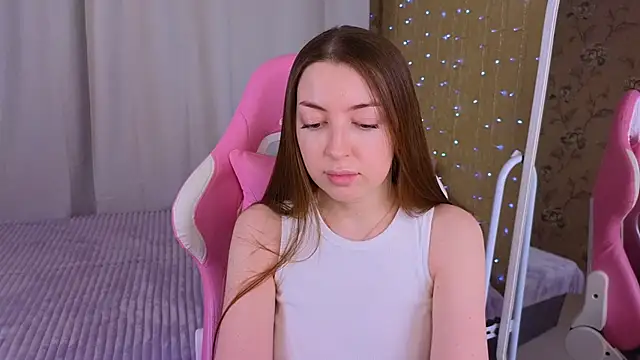 Snapshot of Ann_moon__ chatting on 01-22-25, 02:56 Ann moon online show from 01-22-25, 02:56