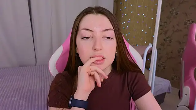 Snapshot of Ann_moon__ chatting on 02-02-25, 03:17 Ann moon online show from 02-02-25, 03:17