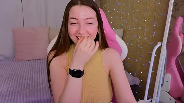 Snapshot of Ann_moon__ chatting on 02-06-25, 08:13 Ann moon online show from 02-06-25, 08:13