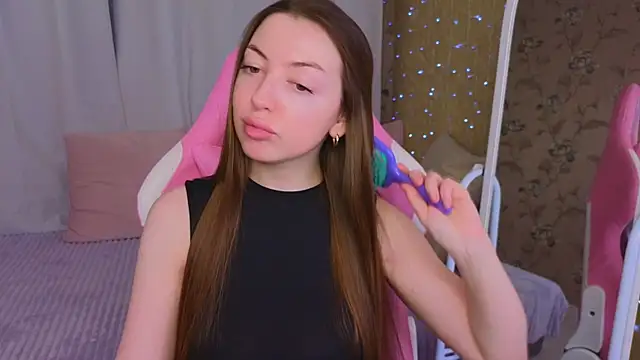 Snapshot of Ann_moon__ chatting on 02-08-25, 12:39 Ann moon online show from 02-08-25, 12:39