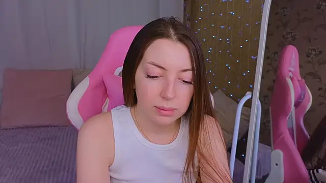 Snapshot of Ann_moon__ chatting on 02-12-25, 12:33 Ann moon online show from 02-12-25, 12:33