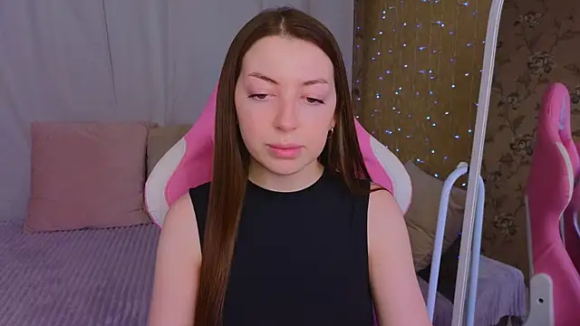 Snapshot of Ann_moon__ chatting on 02-22-25, 12:19 Ann moon online show from 02-22-25, 12:19