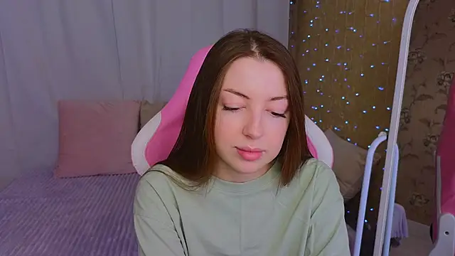 Snapshot of Ann_moon__ chatting on 02-23-25, 12:16 Ann moon online show from 02-23-25, 12:16