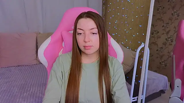 Snapshot of Ann_moon__ chatting on 02-23-25, 03:18 Ann moon online show from 02-23-25, 03:18