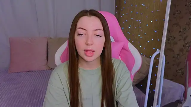 Snapshot of Ann_moon__ chatting on 02-23-25, 06:23 Ann moon online show from 02-23-25, 06:23