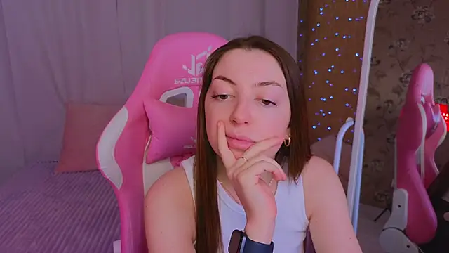 Snapshot of Ann_moon__ chatting on 03-06-25, 04:38 Ann moon online show from 03-06-25, 04:38