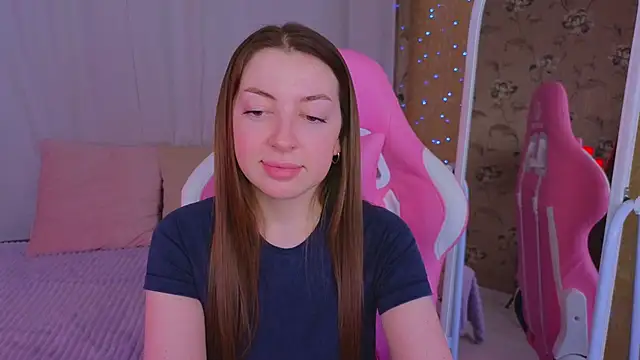 Snapshot of Ann_moon__ chatting on 03-09-25, 06:21 Ann moon online show from 03-09-25, 06:21