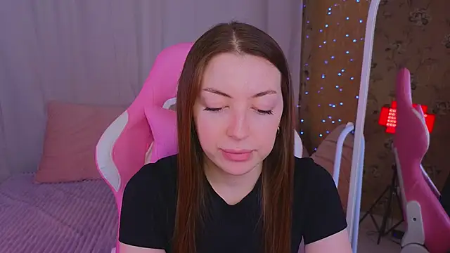 Snapshot of Ann_moon__ chatting on 03-10-25, 12:26 Ann moon online show from 03-10-25, 12:26