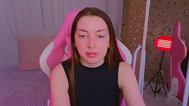 Snapshot of Ann_moon__ chatting on 03-15-25, 12:45 Ann moon online show from 03-15-25, 12:45