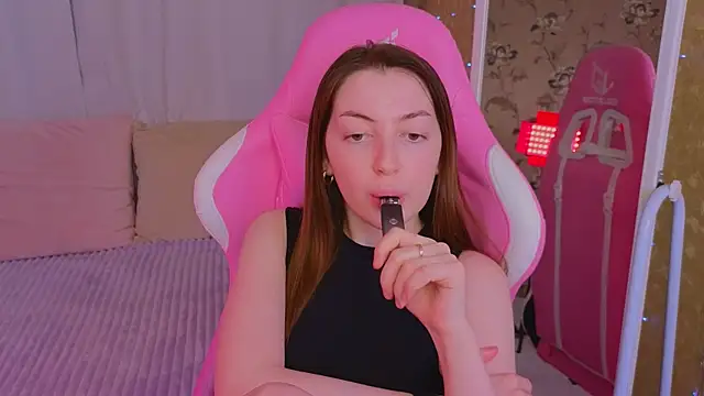 Snapshot of Ann_moon__ chatting on 03-15-25, 06:54 Ann moon online show from 03-15-25, 06:54