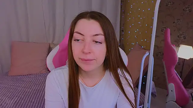 Snapshot of Ann_moon__ chatting on 03-19-25, 12:23 Ann moon online show from 03-19-25, 12:23