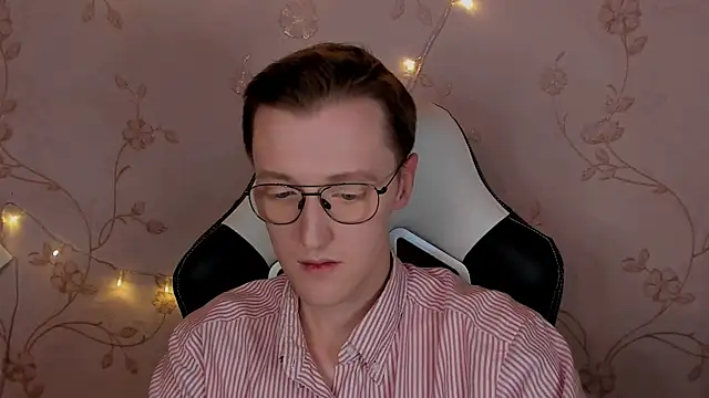 BlondiePrins online show from 01-17-25, 04:26