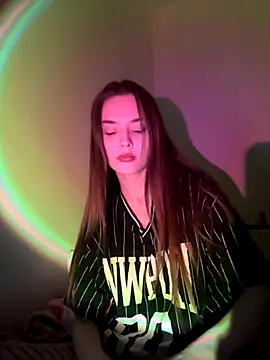 Snapshot of RayWillliams chatting on 11-21-25, 09:13 RayWillliams online show from 11-21-25, 09:13