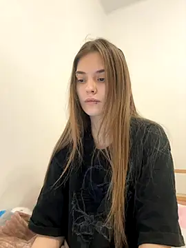 Snapshot of RayWillliams chatting on 11-29-25, 09:40 RayWillliams online show from 11-29-25, 09:40