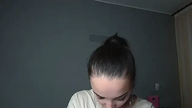 Snapshot of Eva_Gloryy chatting on 06-12-26, 01:10 Eva Gloryy online show from 06-12-26, 01:10