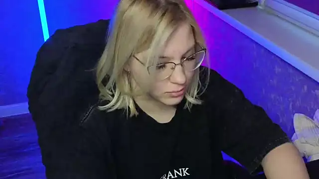 Snapshot of HotBrandyX chatting on 02-27-25, 02:21 HotBrandyX online show from 02-27-25, 02:21