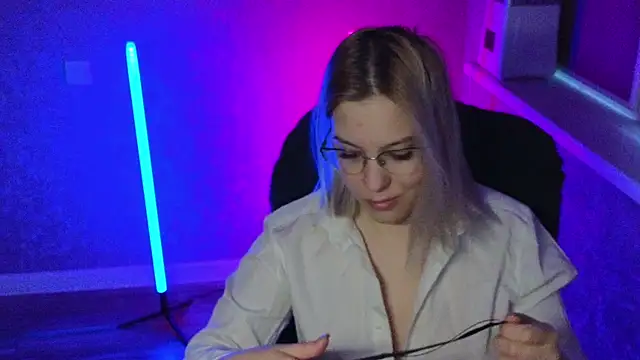 Snapshot of HotBrandyX chatting on 03-07-25, 02:04 HotBrandyX online show from 03-07-25, 02:04