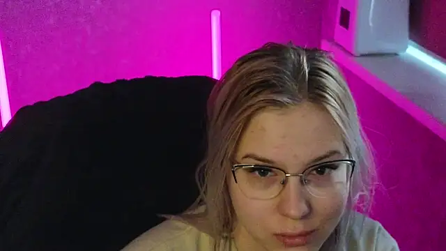 Snapshot of HotBrandyX chatting on 03-10-25, 02:50 HotBrandyX online show from 03-10-25, 02:50