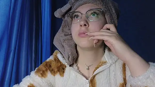 Snapshot of HotBrandyX chatting on 09-14-25, 02:54 HotBrandyX online show from 09-14-25, 02:54